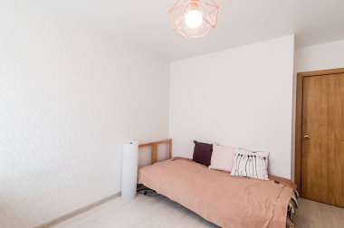 Rusya, Moskova... 12 Haziran 2019: iç oda dairesi. Yurtta standart onarım dekorasyonu