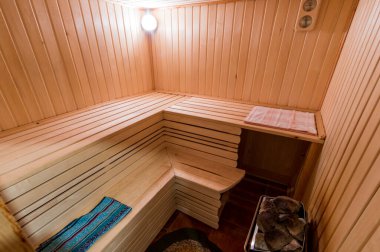 Rusya, Moskova... 12 Haziran 2019: iç oda dairesi. Pansiyonda standart onarım dekorasyonu. Hamam, sauna