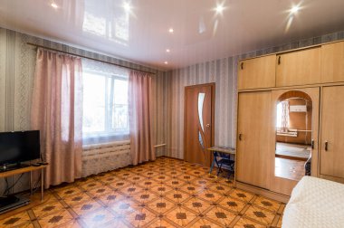 Rusya, Moskova... 12 Haziran 2019: iç oda dairesi. Yurtta standart onarım dekorasyonu