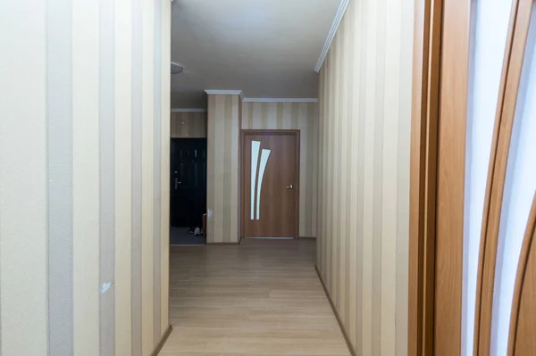 ロシア モスクワ 2019年6月11日 室内アパート ホステルの標準的な修理の装飾 — ストック写真