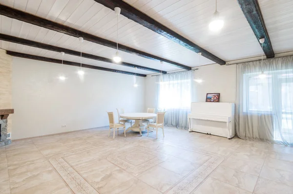 Rusya, Moskova... 12 Haziran 2019: iç oda dairesi. Yurtta standart onarım dekorasyonu