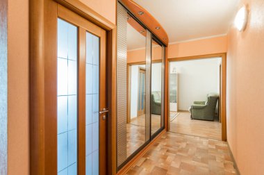 Rusya, Moskova - Temmuz 05, 2019: iç oda dairesi. Yurtta standart onarım dekorasyonu