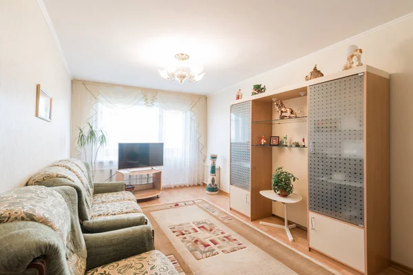 ロシア モスクワ 2019年7月5日 室内アパート ホステルの標準的な修理の装飾 小さな居心地の良い部屋 — ストック写真