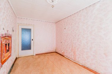 Rusya, Moskova... 23 Temmuz 2019: iç oda dairesi. Eski usul dikkatsiz, modern olmayan bir ortam. Kozmetik onarım gerekiyor