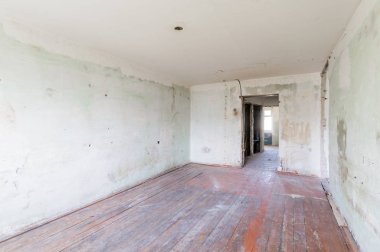 Rusya, Moskova... 23 Temmuz 2019: iç oda dairesi. Eski usul dikkatsiz, modern olmayan bir ortam. Kozmetik onarım gerekiyor