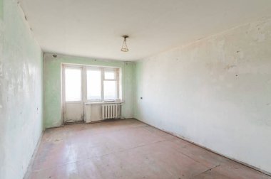 Rusya, Moskova... 23 Temmuz 2019: iç oda dairesi. Eski usul dikkatsiz, modern olmayan bir ortam. Kozmetik onarım gerekiyor