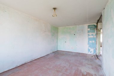 Rusya, Moskova... 23 Temmuz 2019: iç oda dairesi. Eski usul dikkatsiz, modern olmayan bir ortam. Kozmetik onarım gerekiyor