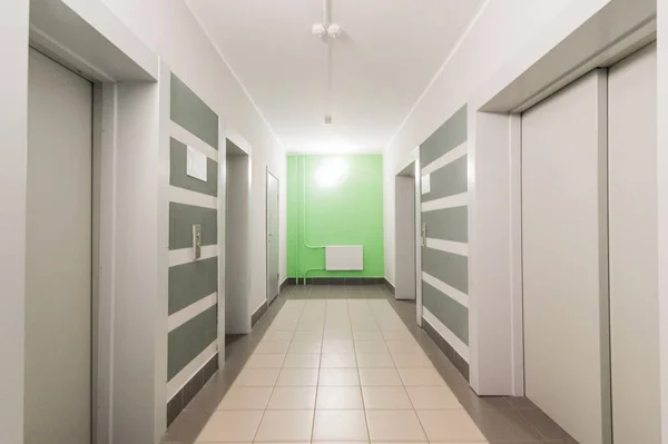 Rusia Omsk Agosto 2019 Habitación Interior Lugar Público Escalera — Foto de Stock