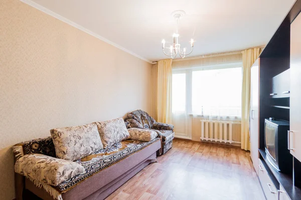 Rosja Omsk Sierpnia 2019 Mieszkanie Pokoju Wewnętrznym Standardowa Naprawa Dekoracji — Zdjęcie stockowe