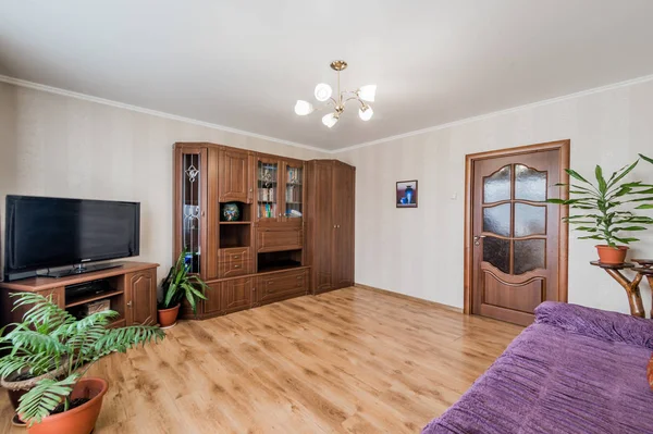 俄罗斯 莫斯科 2019年8月5日 室内公寓 现代明亮舒适的氛围 一般清洁 家居装修 准备出售房屋 — 图库照片