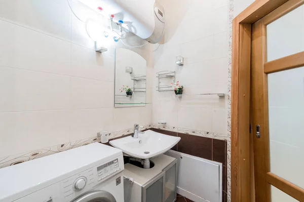 俄罗斯 莫斯科 2019年8月5日 室内公寓 现代明亮舒适的氛围 一般清洁 家居装修 准备出售房屋 — 图库照片
