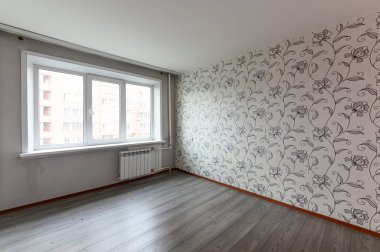 Rusya, Moskova... 10 Eylül 2019: İç mekan dairesi modern, parlak, rahat atmosfer. Genel temizlik, ev dekorasyonu, satılık ev hazırlığı.