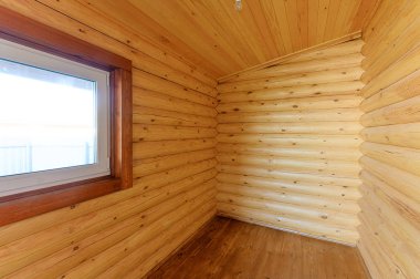 Rusya, Moskova... 10 Eylül 2019: İç mekan dairesi modern, parlak, rahat atmosfer. Tahta elementlerle güzel tasarımcı kır evi