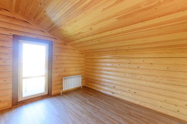 Rusya, Moskova... 10 Eylül 2019: İç mekan dairesi modern, parlak, rahat atmosfer. Tahta elementlerle güzel tasarımcı kır evi