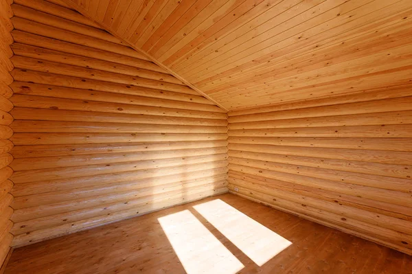 Rusya, Moskova... 10 Eylül 2019: İç mekan dairesi modern, parlak, rahat atmosfer. Tahta elementlerle güzel tasarımcı kır evi