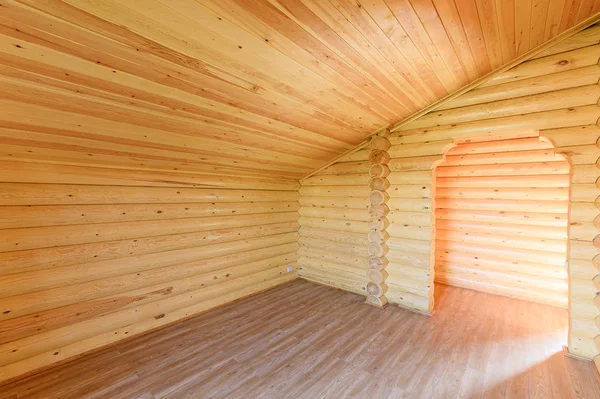 Rusya, Moskova... 10 Eylül 2019: İç mekan dairesi modern, parlak, rahat atmosfer. Tahta elementlerle güzel tasarımcı kır evi