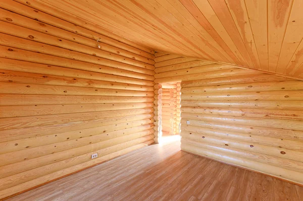 Rusya, Moskova... 10 Eylül 2019: İç mekan dairesi modern, parlak, rahat atmosfer. Tahta elementlerle güzel tasarımcı kır evi