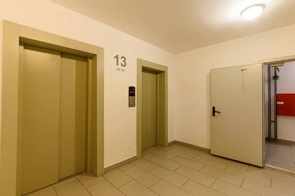 Ρωσία Μόσχα Οκτωβρίου 2019 Εσωτερικό Δωμάτιο Διαμέρισμα Δημόσιος Χώρος Σκάλα — Φωτογραφία Αρχείου
