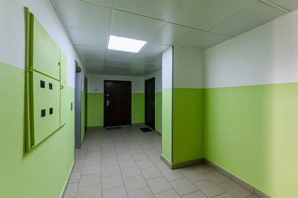 俄罗斯 莫斯科 2019年10月19日 室内公寓门 维修走廊 — 图库照片
