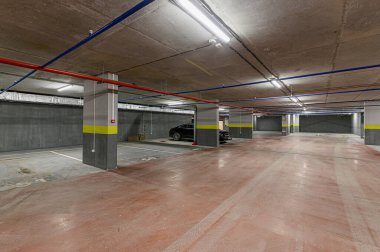 Rusya, Moskova - 15 Kasım 2019: dahili oda aydınlık modern araba garajı