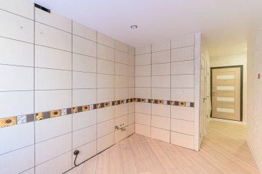 Rusya, Moskova - 15 Aralık 2019: İçi boş, mobilyasız bir oda