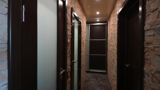 러시아 모스코 2019 아파트 현대밝은 분위기 전반적 준비하는 — 비디오