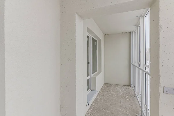ロシア モスクワ 2020年1月15日 インテリアルームアパート現代明るい居心地の良い雰囲気 自己のための大まかな修復仕上げ 室内装飾部屋の裸の壁建設の段階 — ストック写真