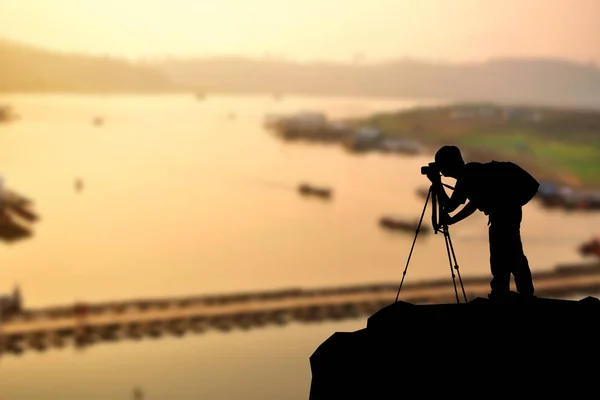 Silhouette Hombre fotógrafo — Foto de Stock