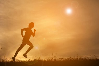 Doğa gökyüzü günbatımı çalışan siluet kadın