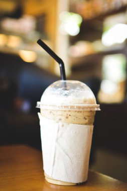 Buzlu kahve kahve dükkanı arka plan yenilikçi bir ahşap tablo 