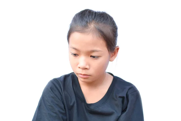 Triste poco asiatico ragazza su bianco sfondo — Foto Stock