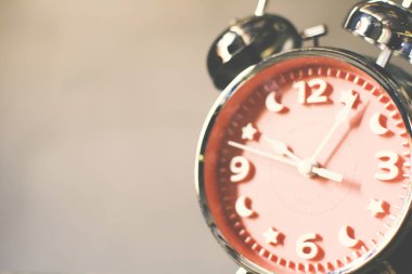 çalar saat bir renk vintage sesi  