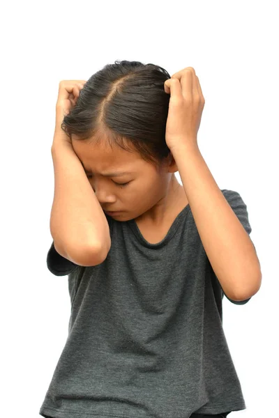 悲伤的小亚洲女孩在白色背景上 — 图库照片