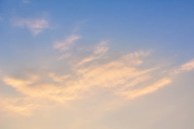 Gökyüzü bulut ve güneş ışığı arka plan