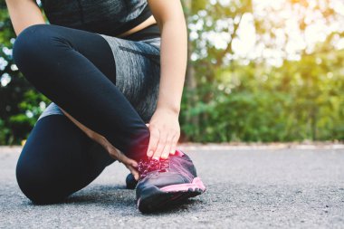 Yolda çalışan sırasında kadın kaza