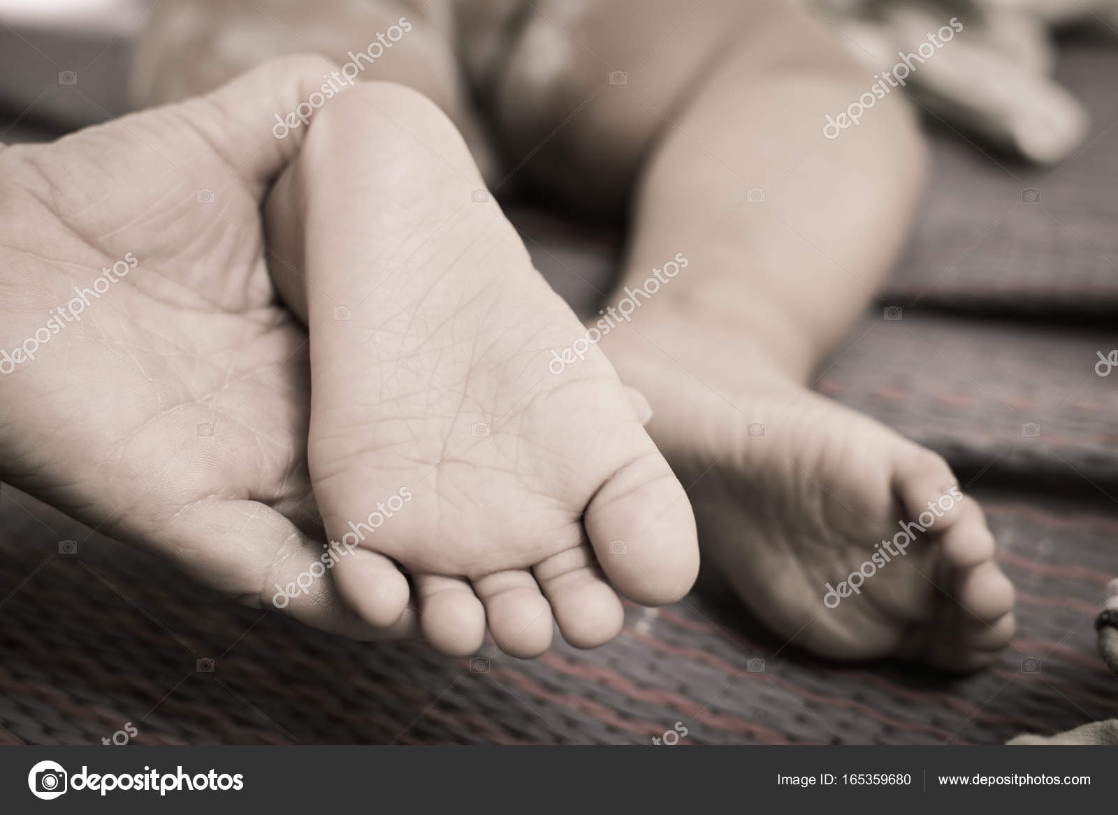 Mere Main Tenant Bebe Pieds Photographie Alohaflaminggo C Mere Main Tenant Bebe Pieds Photographie Alohaflaminggo C