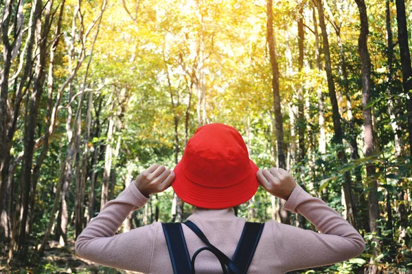 Hipster Women Red Hat Forest Background Relax Time Holiday Concept — Stock Photo, Image