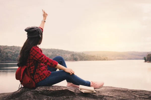 Happy Asian Woman Backpacker Relaxing Holiday Travel Concept Selective Soft — Stock Photo, Image