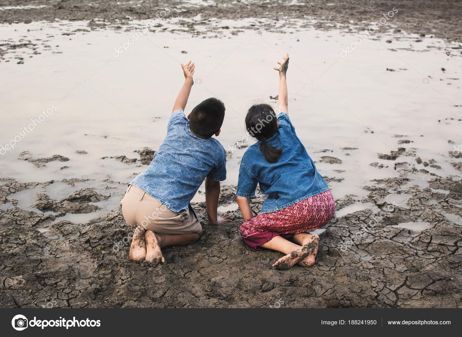 https://st3.depositphotos.com/8571010/18824/i/1600/depositphotos_188241950-stock-photo-sad-boy-girl-praying-rain.jpg