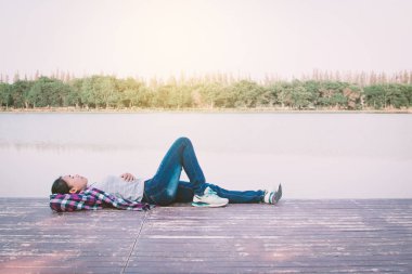 An Asya turistik dinlenme rahatlatıcı tatil kavramı, vintage sesi rengini vaktinizi Park'ta,