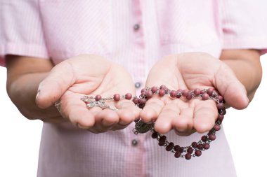 Beyaz arka plan, kavram umut ve ibadet dua eski eller kadın kapatmak