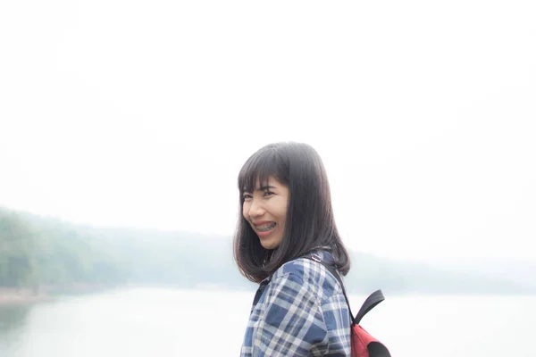 Mujer Asiática Feliz Relajante Concepto Viaje Vacaciones Enfoque Selectivo Suave —  Fotos de Stock