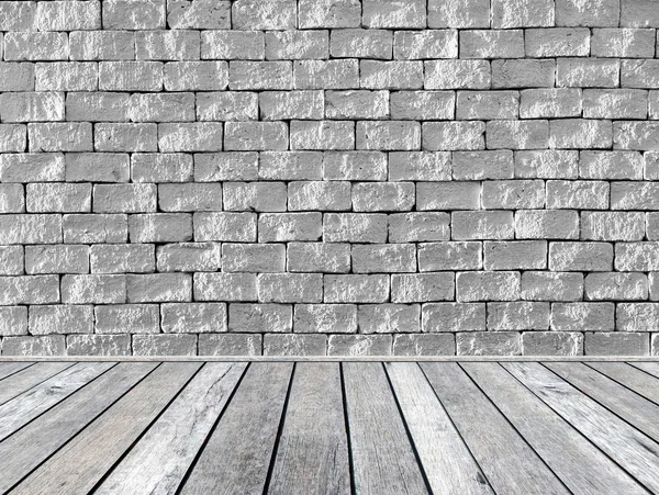 Tablón de madera gris sobre pared gris ladrillo — Foto de Stock