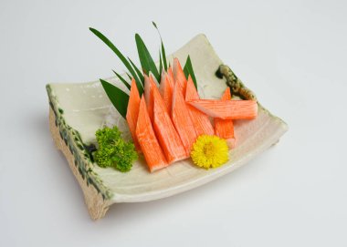 Sashimi Yengeç Çubuğu mu yoksa Japon yemeği Kani mi?
