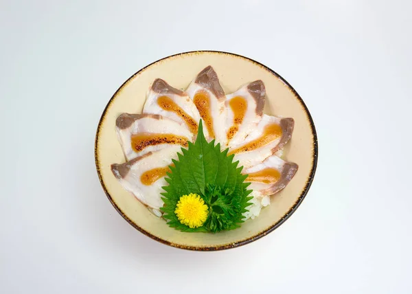 Donburi felii crude hamachi set cu orez japonez — Fotografie, imagine de stoc