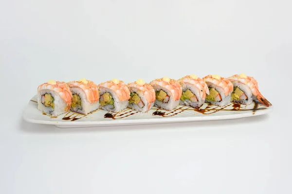 Krewetki lub Ebi Japońskie sushi roll z kani, tamago i teriyaki — Zdjęcie stockowe