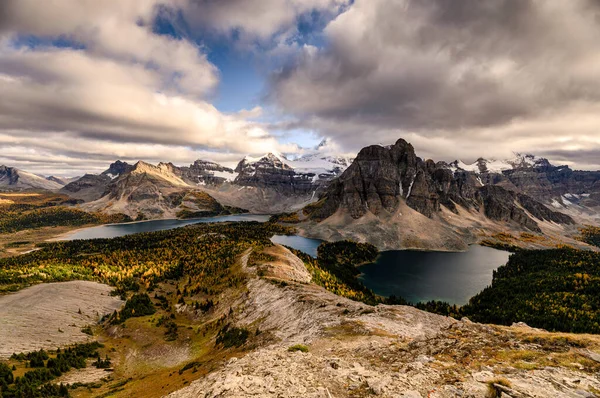Monte Assiniboine Con Lago Pico Nublet Bosque Otoño Atardecer Parque — Foto de Stock