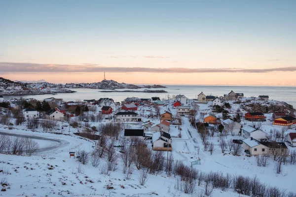 Norveç Lofoten Adaları Sınırında Kışın Kışın Kıyı Şeridi Karla Kaplı — Stok fotoğraf