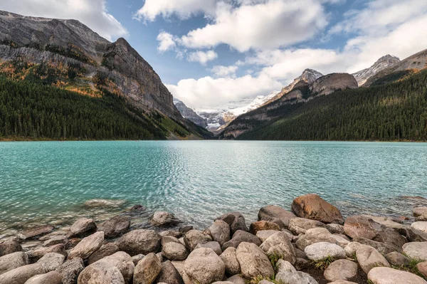 Paisaje Las Montañas Rocosas Con Cielo Azul Lago Louise Parque — Foto de Stock