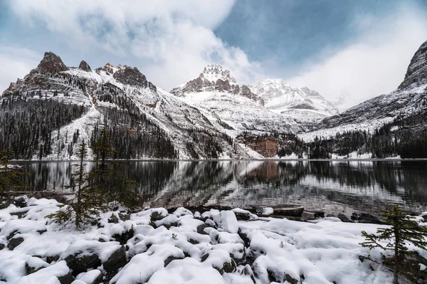 Paisaje Montañas Rocosas Con Nieve Cubierta Lago Hara Parque Nacional — Foto de Stock